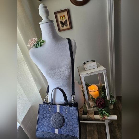 Coach Navy Blue Signature Tote Bag - Picture 1 of 8